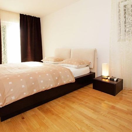 Apartment Bol A6 With Pool From 45 Eur Per Person Exteriér fotografie
