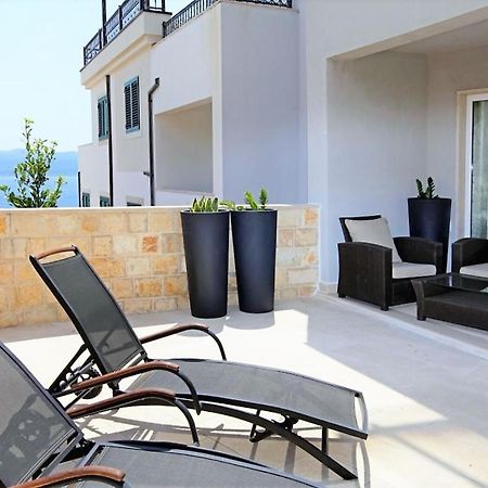 Apartment Bol A6 With Pool From 45 Eur Per Person Exteriér fotografie
