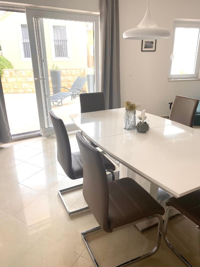 Apartment Bol A6 With Pool From 45 Eur Per Person Exteriér fotografie